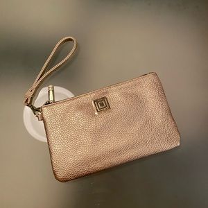 New! Liz Claiborne wristlet w phone charger